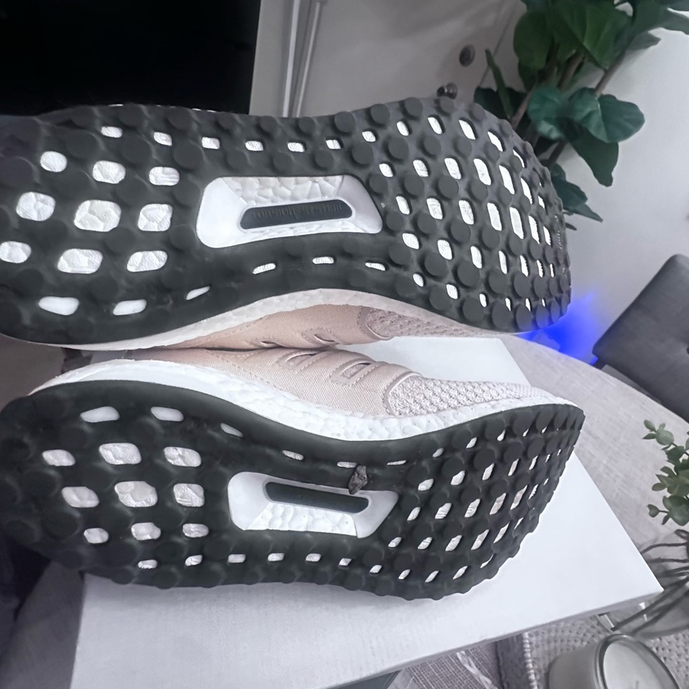 Adidas UltraBoost 5.0 DNA 'Halo Ivory' FZ1851 size 8.5 women's slightly used - Picture 6 of 10